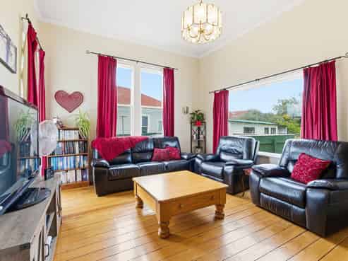 25 Smithfield Road, Tawhero