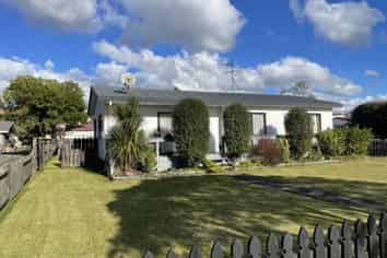 A/32 Aquarius Drive , Kawaha Point