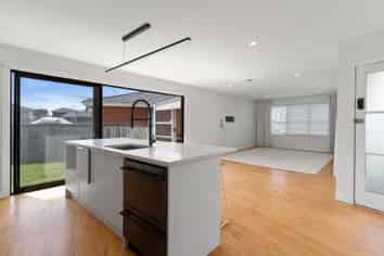 73 Dale Crescent, Pakuranga