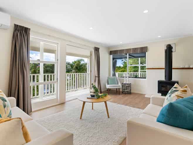 42 Oaktree Avenue, Browns Bay