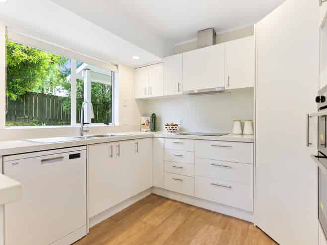 42 Oaktree Avenue, Browns Bay