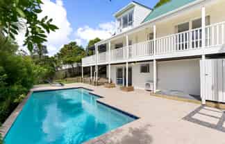 42 Oaktree Avenue, Browns Bay