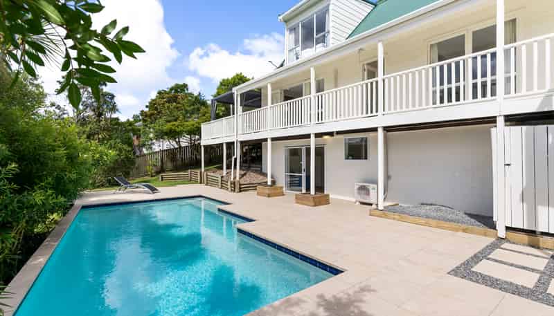 42 Oaktree Avenue, Browns Bay
