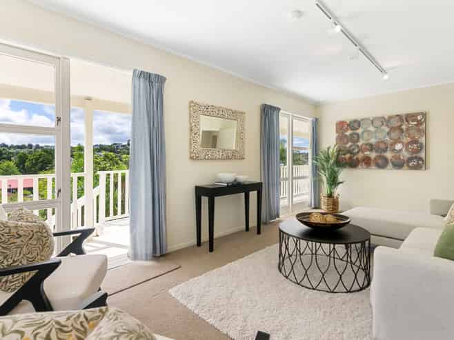 42 Oaktree Avenue, Browns Bay