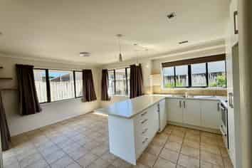 4 Madeleine Terrace, Papamoa