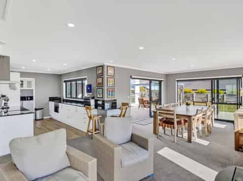 7 Centre Crescent, Wanaka