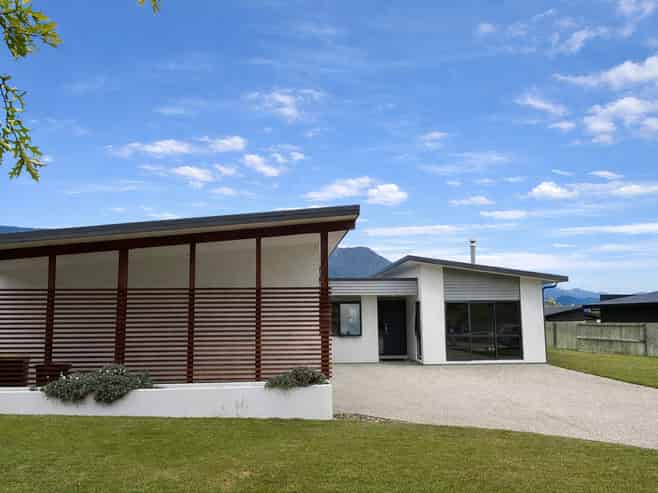 7 Centre Crescent, Wanaka
