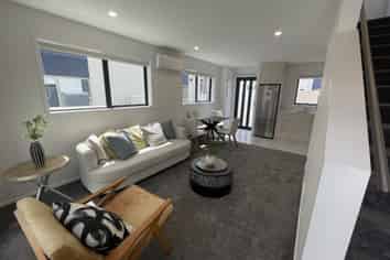 8/8 Yeovil Rd, Te Atatu Peninsula