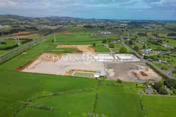 Metaled Yard with Full Utilities | 10,000m²