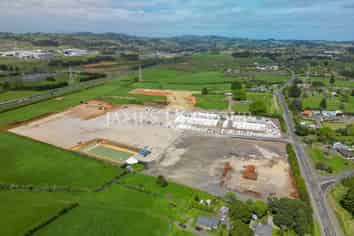 Metaled Yard with Full Utilities | 10,000m²