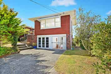 75 Lake Road, Northcote