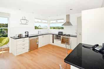 75 Lake Road, Northcote