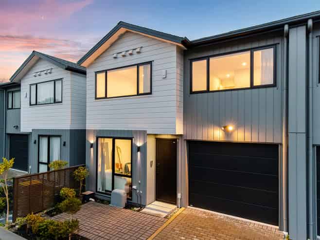 25D Oteha Valley Road, Northcross