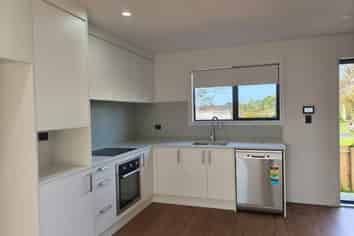 2/358 Main Road, Huapai