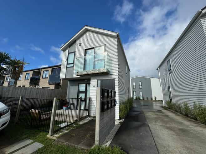 2/4 Bittern Place, Henderson