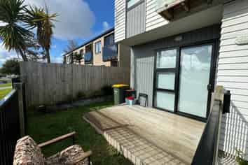 2/4 Bittern Place, Henderson