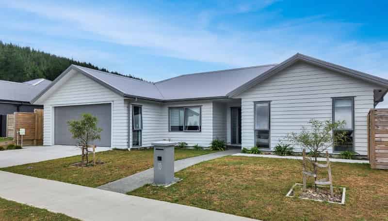 10 Te Ara O Roimata, Wainuiomata