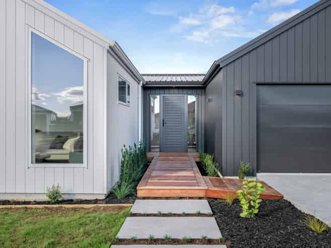 42 Opouatu Avenue, Glenbrook