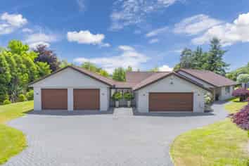 6 Cameron Drive, Acacia Bay