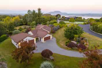 6 Cameron Drive, Acacia Bay