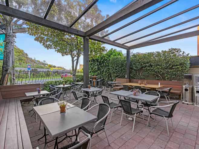 Landmark Hospitality Opportunity in Sumner Village