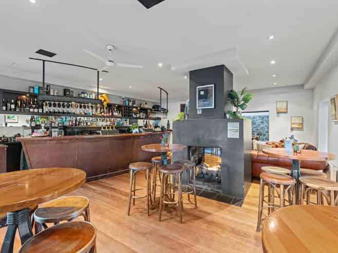 Landmark Hospitality Opportunity in Sumner Village