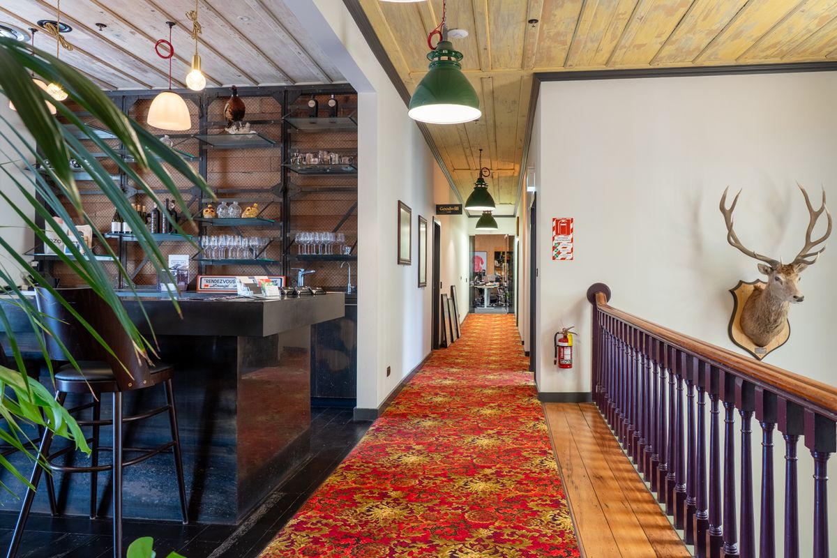 Office Room White Hart For Lease
