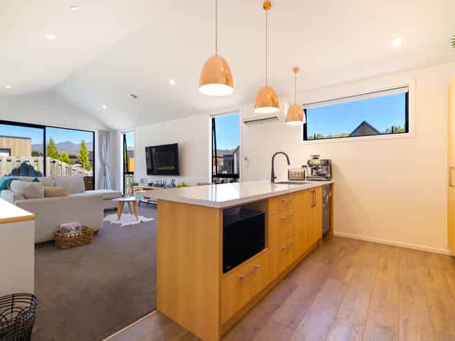 6 Dewar Street, Lake Hayes Estate