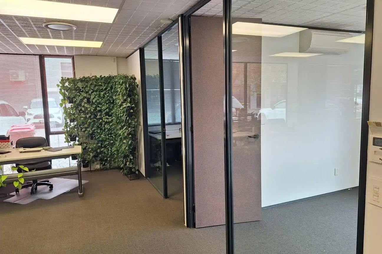 City Fringe Office - 172 m² + 7 Carparks - Vista 2