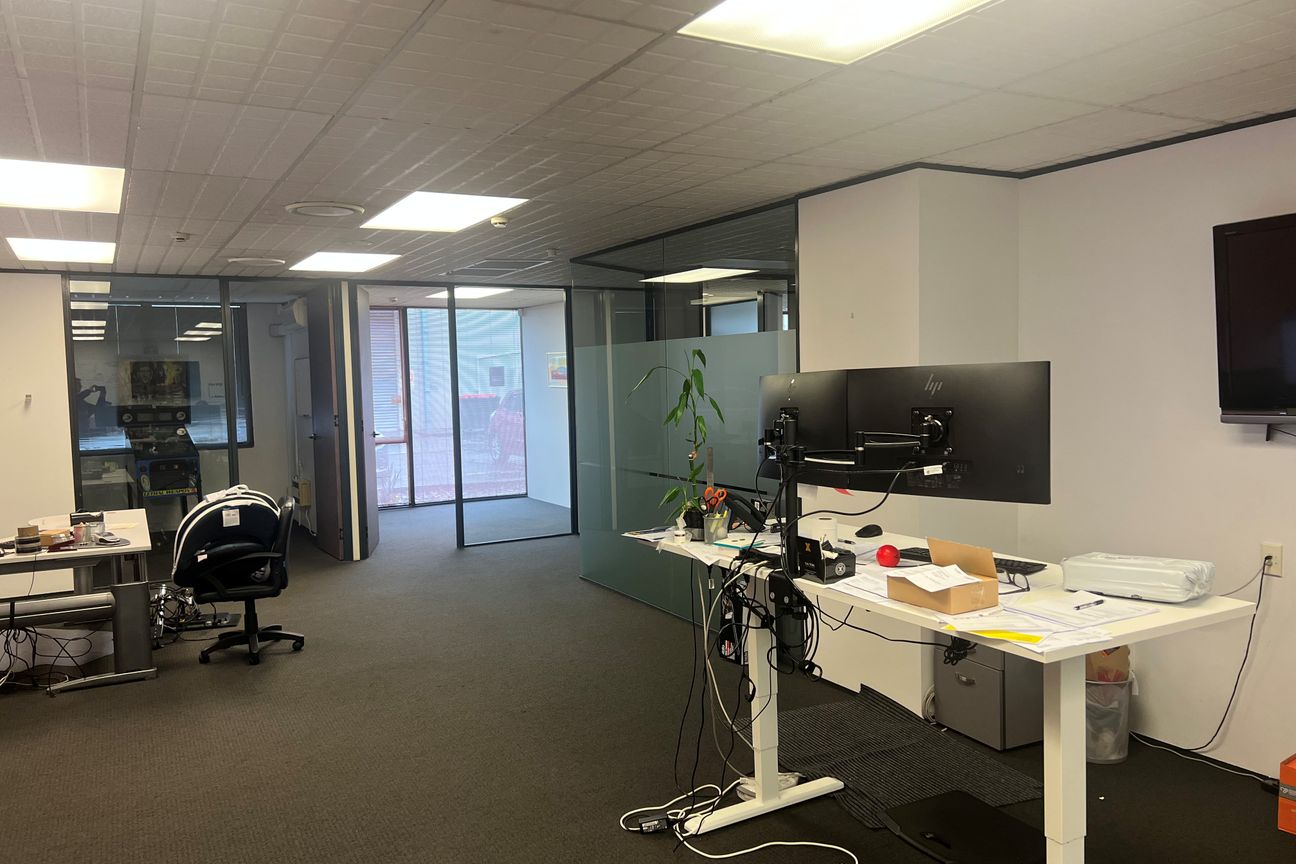 City Fringe Office - 172 m² + 7 Carparks - Vista 5
