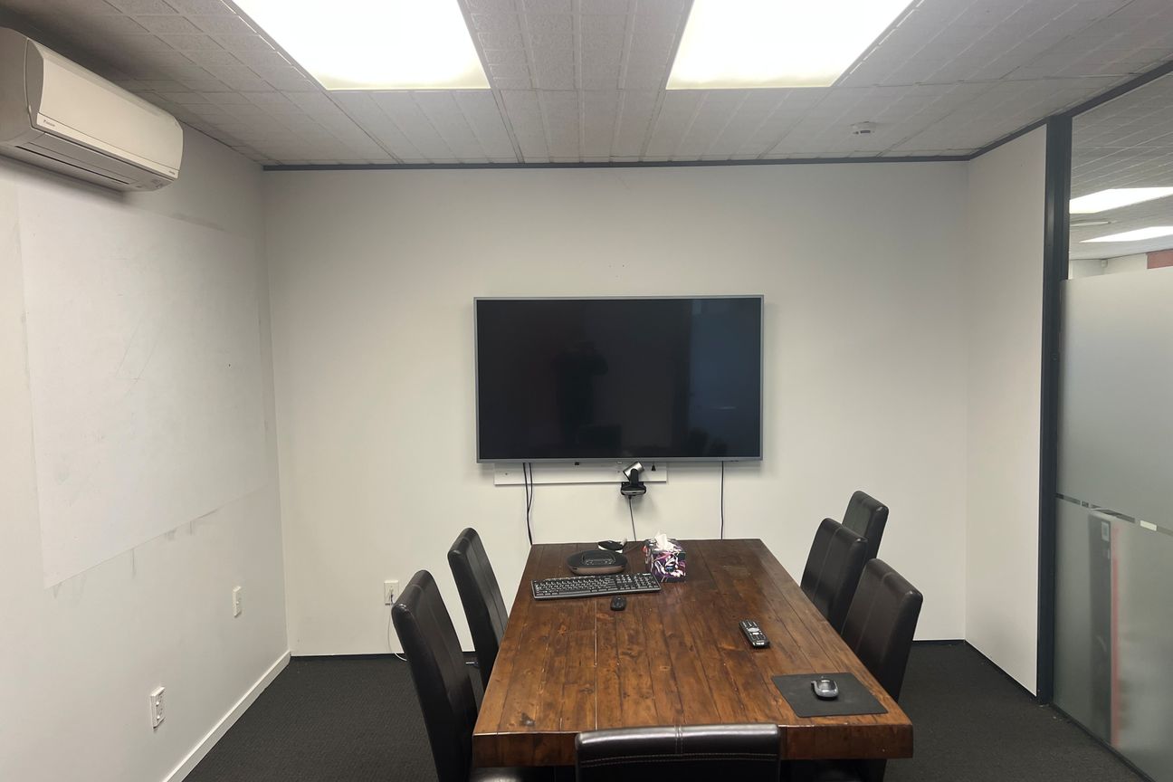 City Fringe Office - 172 m² + 7 Carparks - Más