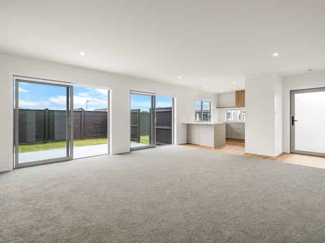 1/27 Boyce Crescent, Cambridge