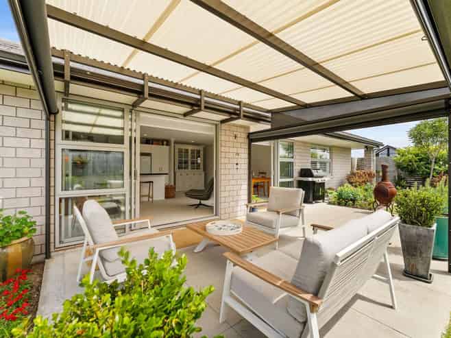 127 Palm Springs Boulevard, Papamoa