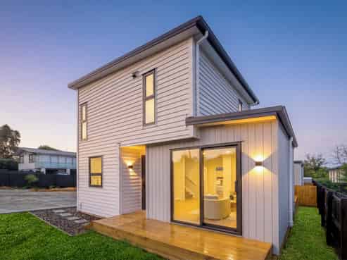 54E Royal View Road, Te Atatu South
