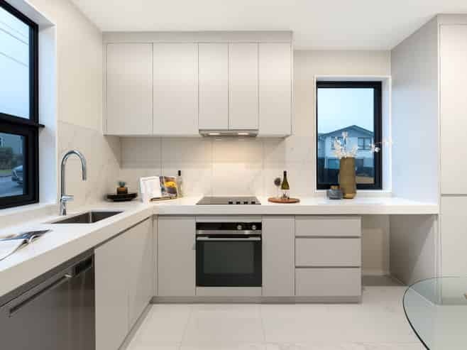 54E Royal View Road, Te Atatu South