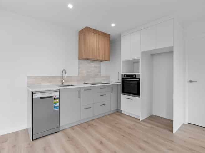 2/27 Boyce Crescent, Cambridge