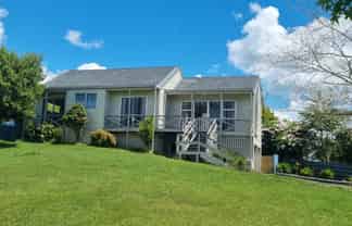 2 Hinau Street, Pukehangi