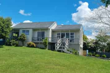 2 Hinau Street, Pukehangi