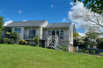 2 Hinau Street, Pukehangi