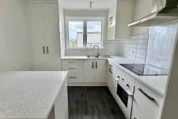 15B Christmas Road, Manurewa