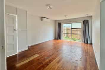 15B Christmas Road, Manurewa