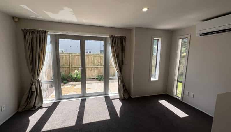 17 Whiteleigh Avenue, Addington