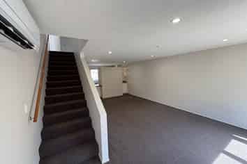 17 Whiteleigh Avenue, Addington