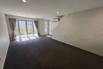 17 Whiteleigh Avenue, Addington