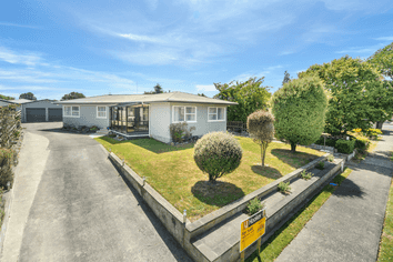 84 Apollo Parade , Milson