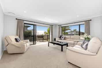 36 Columbia Crescent, Beachlands