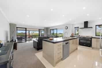 36 Columbia Crescent, Beachlands