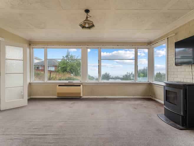 6 Thomson Street, Lookout Point