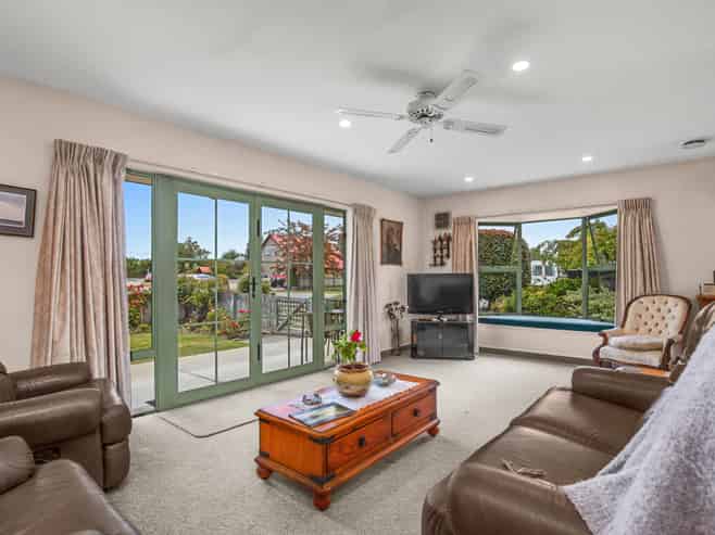 6 Orchard Drive, ALEXANDRA
