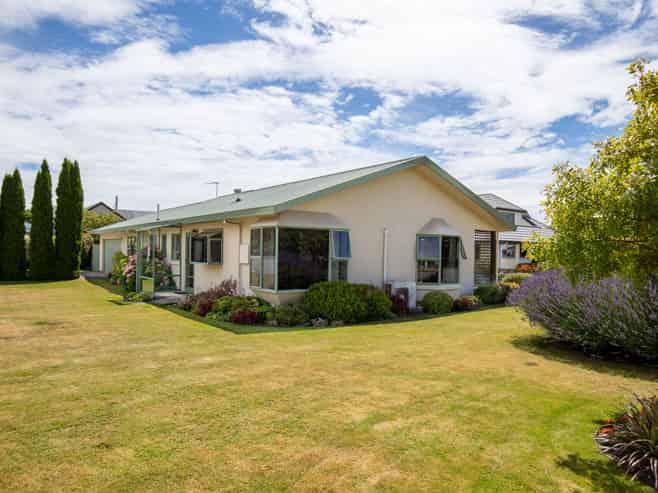 6 Orchard Drive, ALEXANDRA